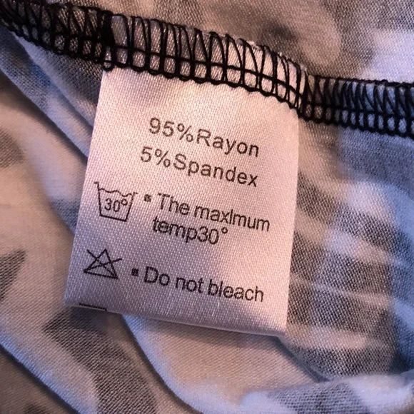 ⭐️Lilbetter perfect sleeveless v-neck cross x string detail + pockets long maxi - Picture 9 of 12